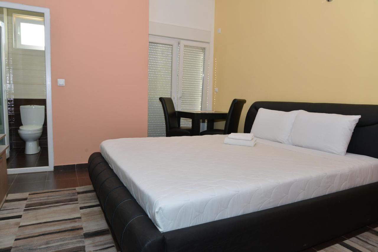 Hotel Konstantin Laplje Selo Luaran gambar