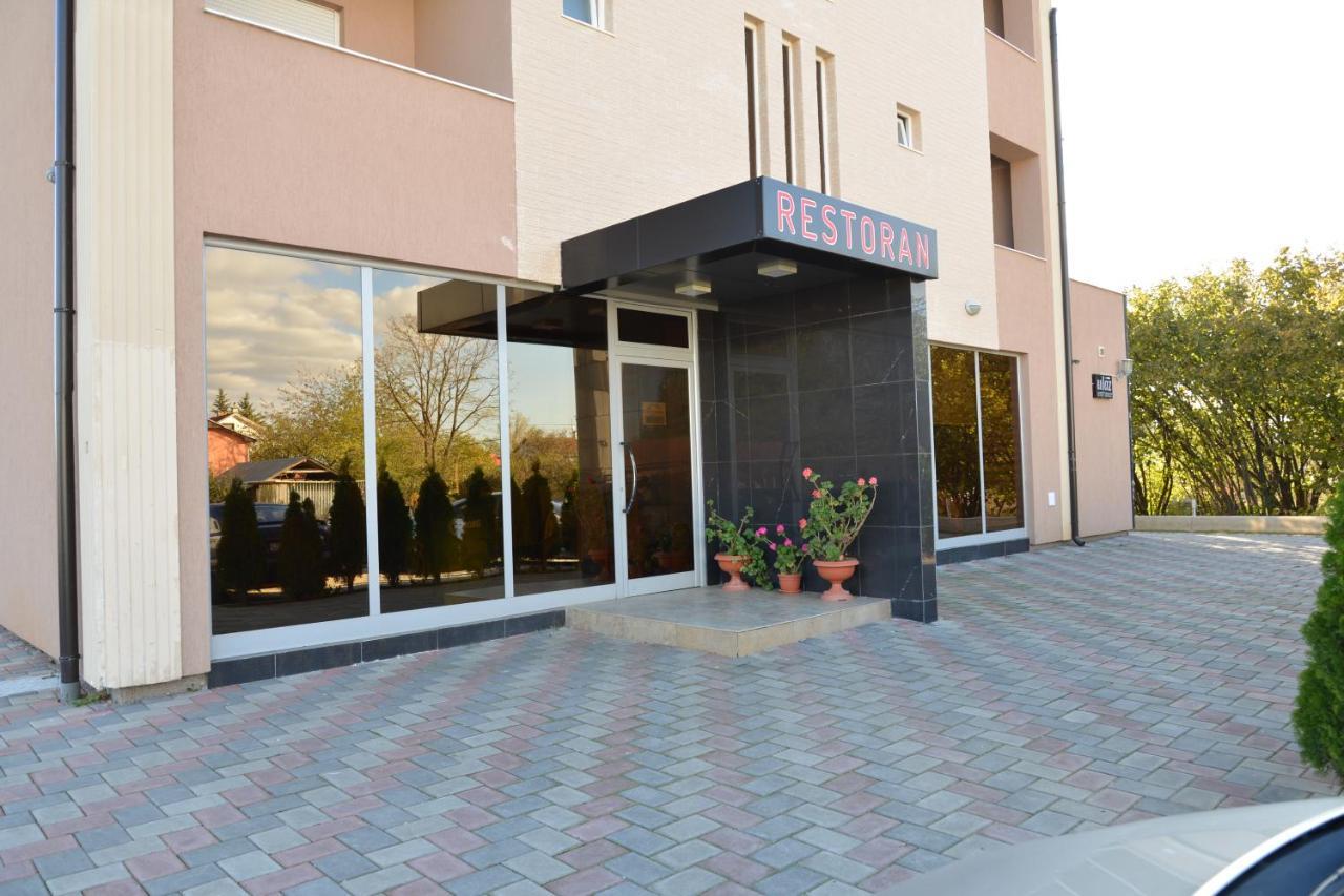 Hotel Konstantin Laplje Selo Luaran gambar